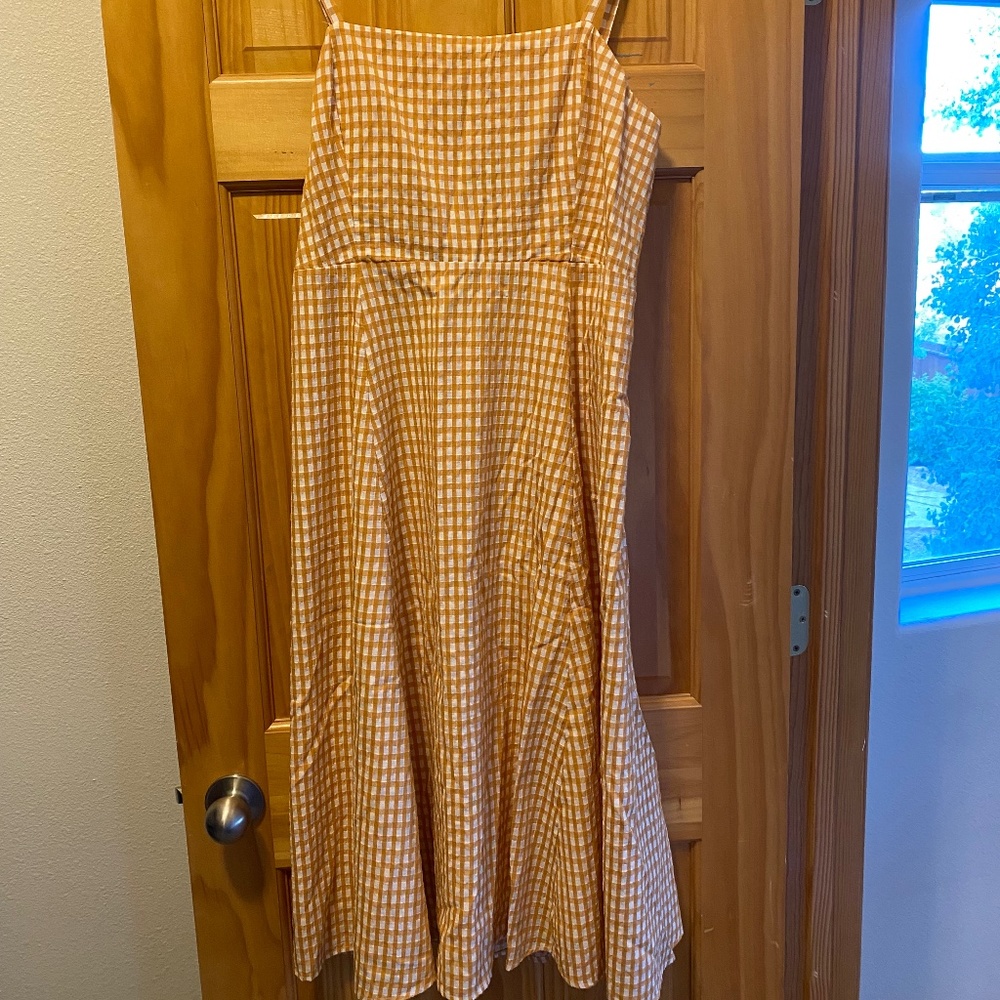 Yellow gingham Gap cottage core midi dress. Size 10.